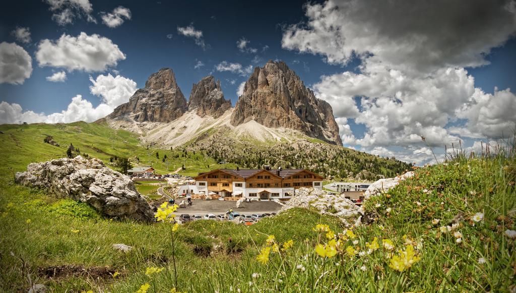 Passo Sella Dolomiti Mountain Resort Selva di Val Gardena Exterior photo